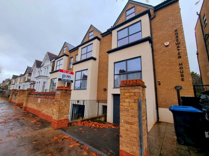 3 Bedroom Flat To Rent In Stonard Road, London, N13