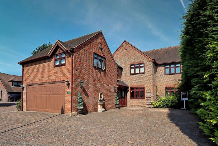 6 Bedroom Detached House For Sale In Russetts, Emerson Park, RM11