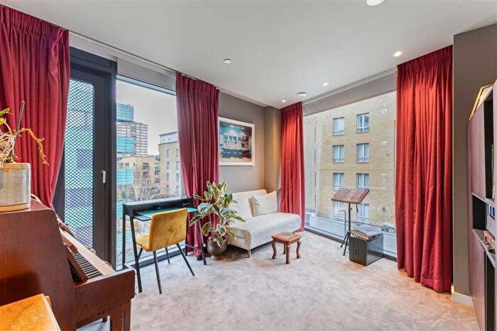 3 Bedroom Flat For Sale In Jasper Walk, Old Street, N1 - Photo 7