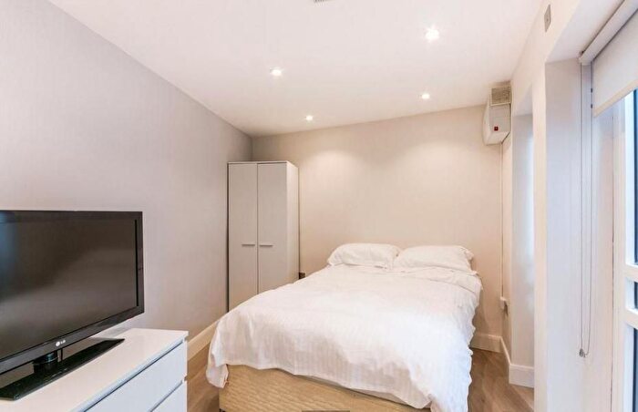 Studio To Rent In Comeragh Road, West Kensington, London, W14