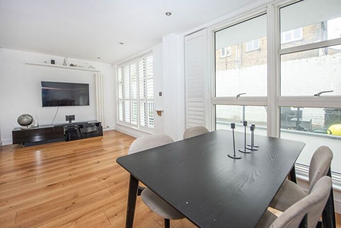 2 Bedroom Flat To Rent In Gerards Place, London, SW4