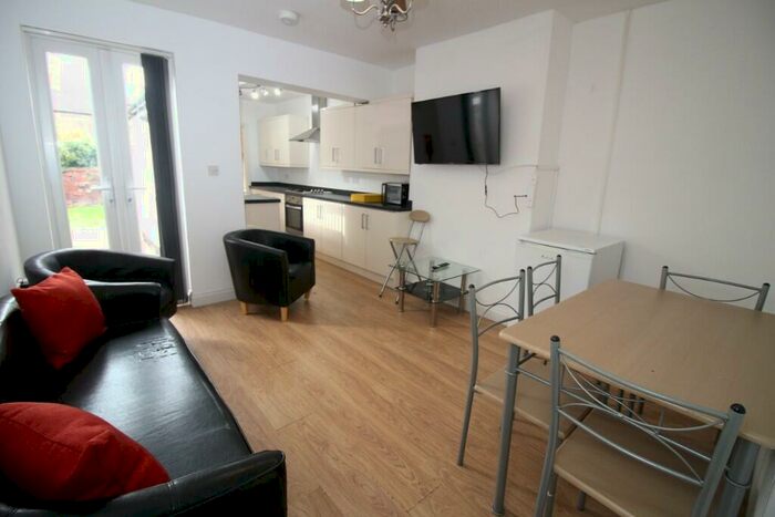 3 Bedroom House To Rent In St. Nicholas Street, Lincoln, Lincolnshire, LN1