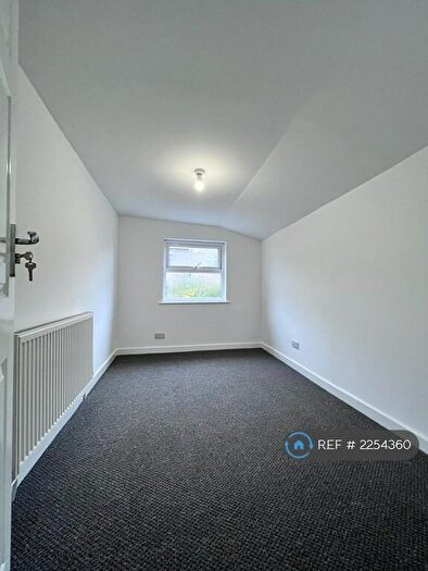 4 Bedroom Semi-Detached House To Rent In Beaumont Street, Bristol, BS5