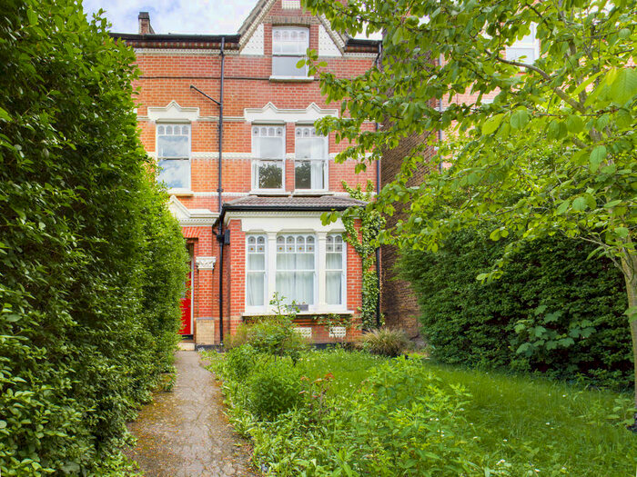 2 Bedroom Flat To Rent In Norwood Road Tulse Hill London, SE24