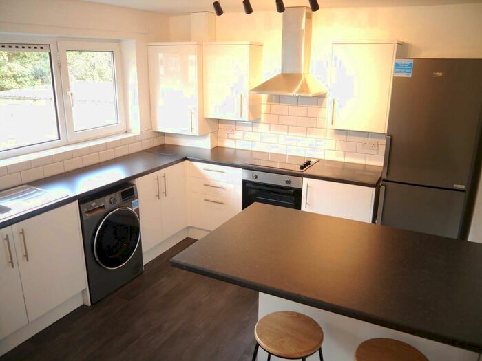 2 Bedroom Flat To Rent In Tudor Road, St Albans, AL3