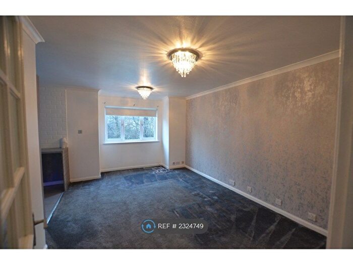 2 Bedroom Flat To Rent In Mahon Court, Moodiesburn, Glasgow, G69