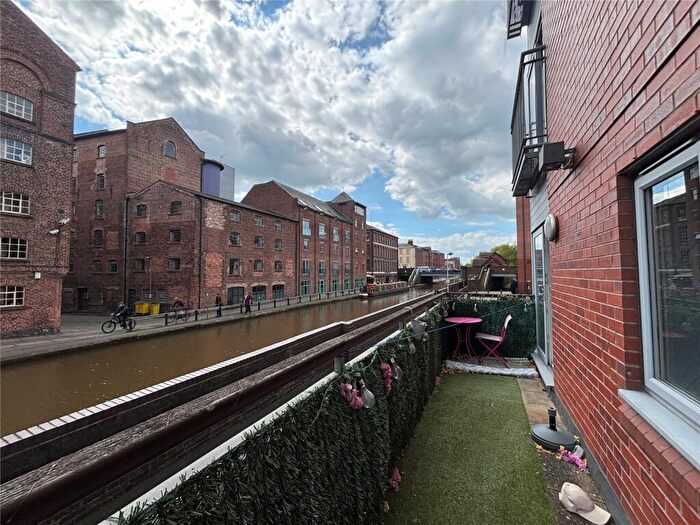 2 Bedroom Flat For Sale In Shot Tower Close, Chester, Cheshire, CH1