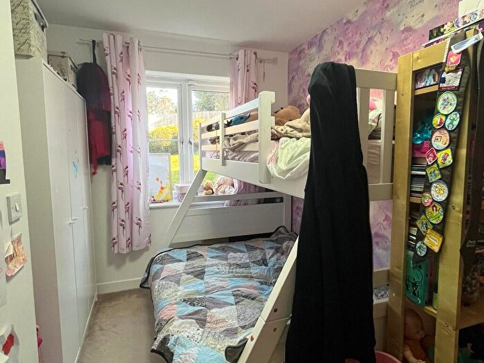 2 Bedroom Flat For Sale In Stoneleigh Road, Clayhall, IG5