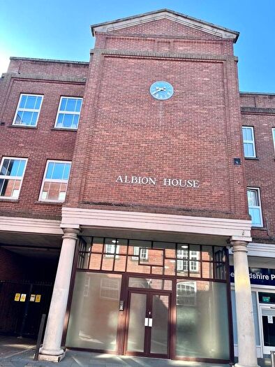 2 Bedroom Flat To Rent In Lime Street, Bedford, MK40