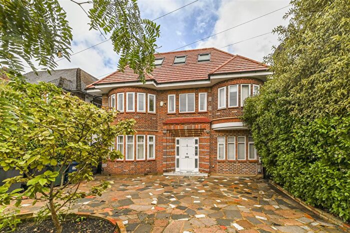 7 Bedroom Detached House To Rent In Kinloss Gardens, Finchley, N3