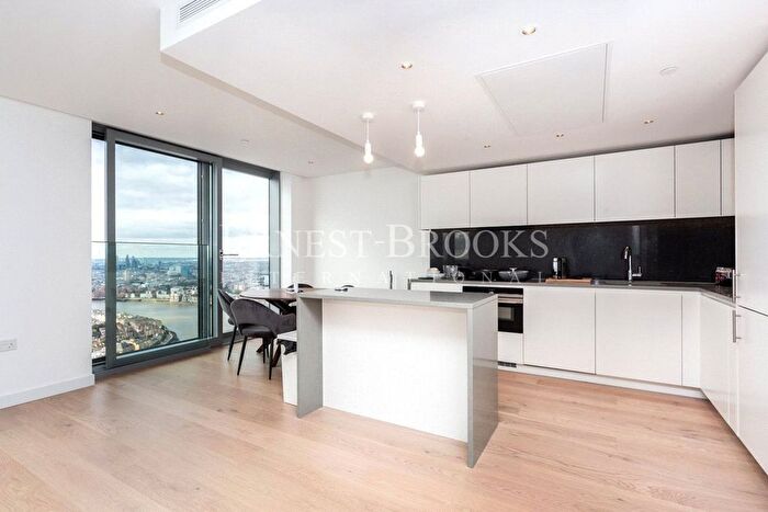 3 Bedroom Flat To Rent In Landmark Pinnacle, Canary Wharf, E14