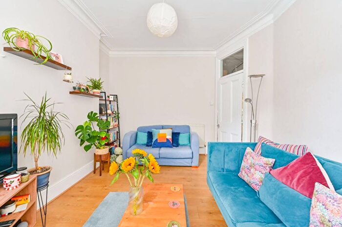 2 Bedroom Flat For Sale In Mowll Street, Oval, London, SW9