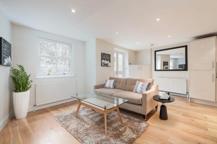 2 Bedroom Flat To Rent In Fulham Road, SW10