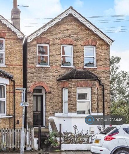 2 Bedroom Flat To Rent In Ravensbourne Road, Bromley, BR1