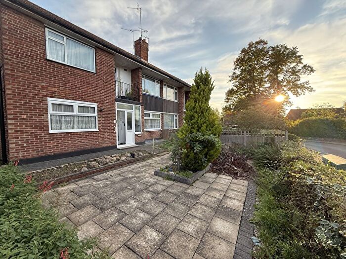 2 Bedroom Maisonette For Sale In Dorchester Close, UB5