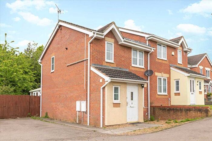 3 Bedroom Semi Detached House To Rent In Packer Road, Kettering, Kettering, NN15