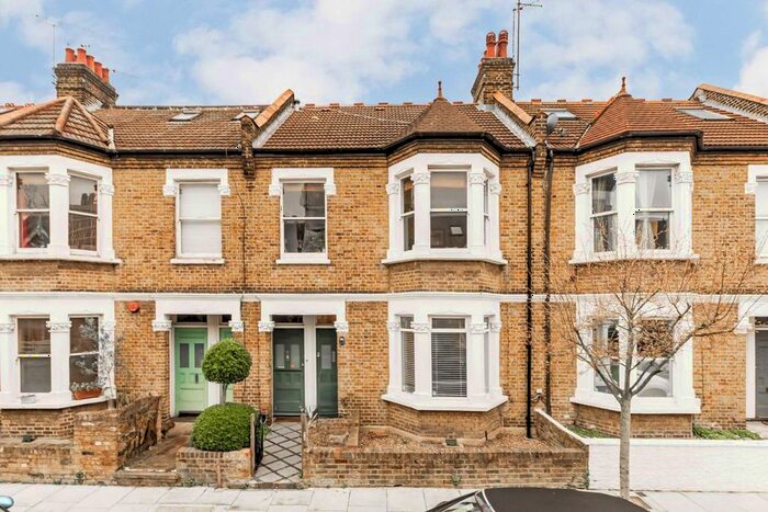 2 Bedroom Flat To Rent In Eynham Road, London, W12