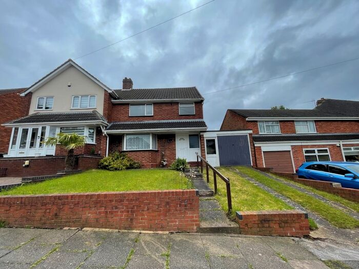 3 Bedroom Semi-Detached House To Rent In Hillingford Avenue, Great Barr, B43