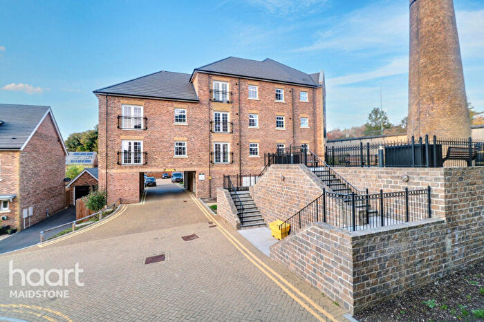 1 Bedroom Flat For Sale In Chimney Avenue, Maidstone, ME14