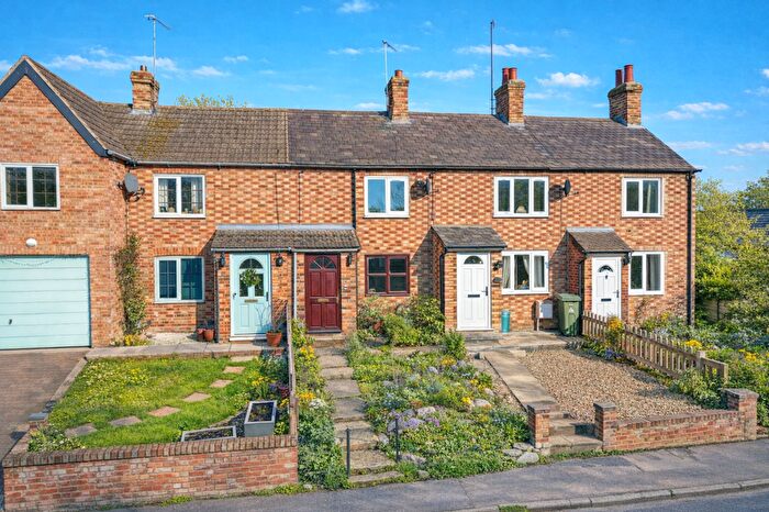 2 Bedroom Cottage For Sale In London Road, Loughton, MK5