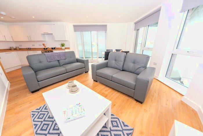 3 Bedroom Flat To Rent In The Plaza, Advent Way, Ancoats, Manchester, M4