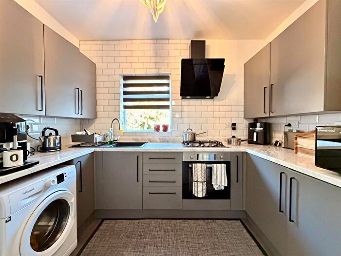 3 Bedroom Terraced House For Sale In Bensham Grove, Thornton Heath, CR7