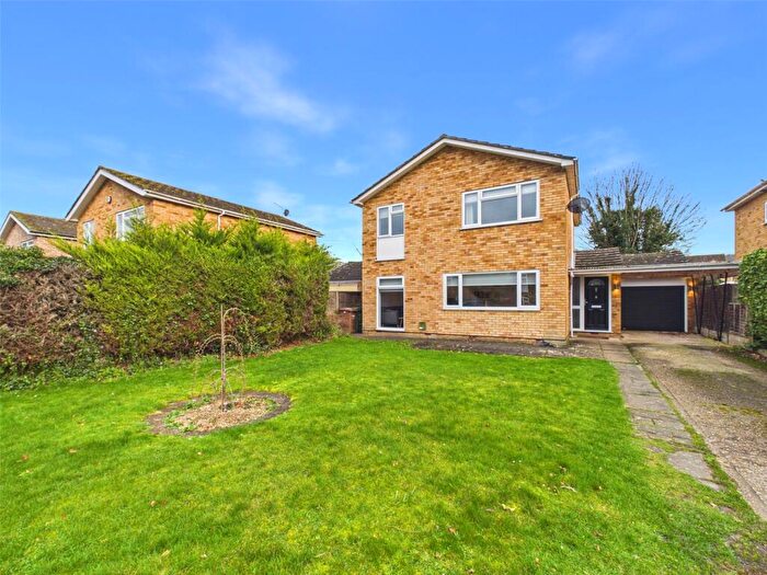 4 Bedroom Detached House For Sale In Flint Hollow, Chinnor, Oxfordshire, OX39