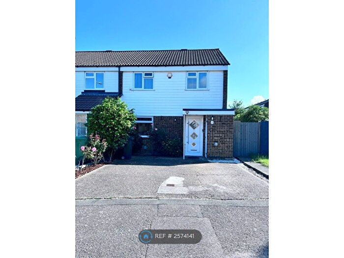 3 Bedroom End Of Terrace House To Rent In Silk Mill Road, Watford, WD19