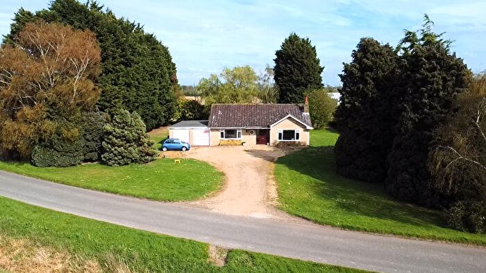 4 Bedroom Detached Bungalow For Sale In Wheatley Bank, Wisbech, PE14