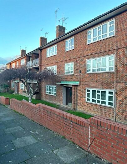 3 Bedroom Flat To Rent In Alexandra Road, London, N10