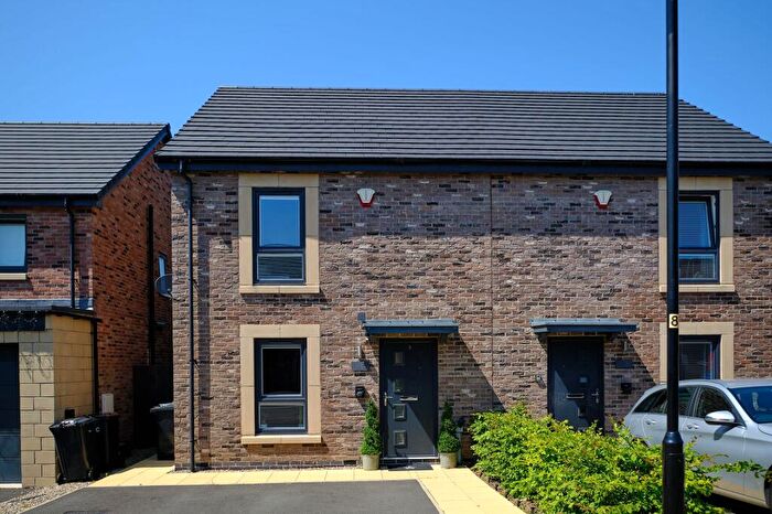 3 Bedroom Semi-Detached House For Sale In Whinney Close, Harrogate, HG2