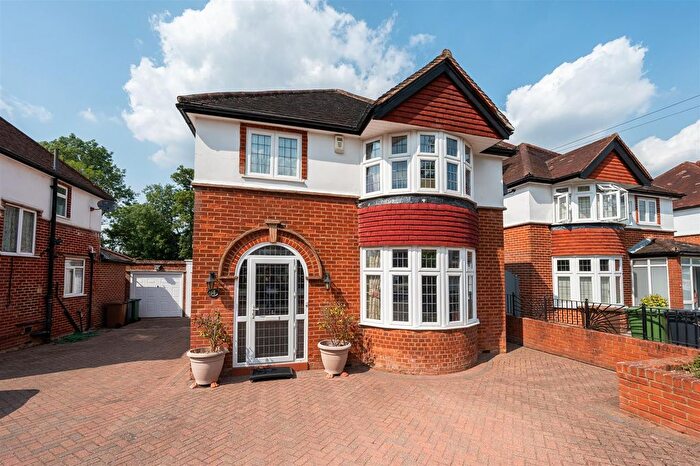 3 Bedroom Detached House For Sale In Roundwood Way, Banstead, SM7