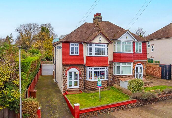 3 Bedroom Semi-Detached House For Sale In Banks Road, Strood, Rochester, ME2