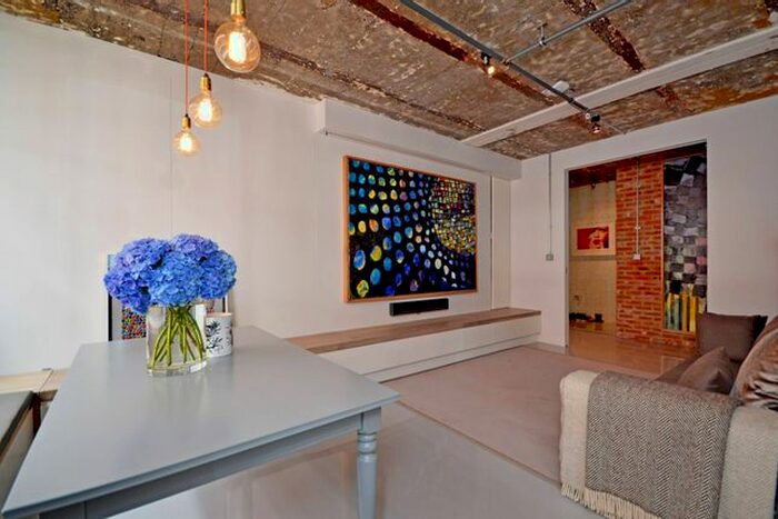 2 Bedroom Flat To Rent In Hoxton Square, Hoxton, London, N1