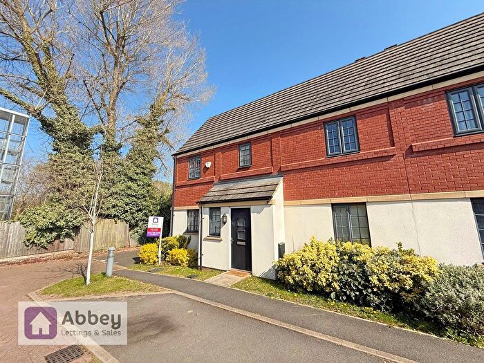 3 Bedroom Semi-Detached House To Rent In Corbridge Close, Leicester, LE4