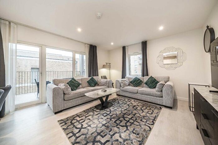 2 Bedroom Flat To Rent In Bittacy Hill, Mill Hill, NW7