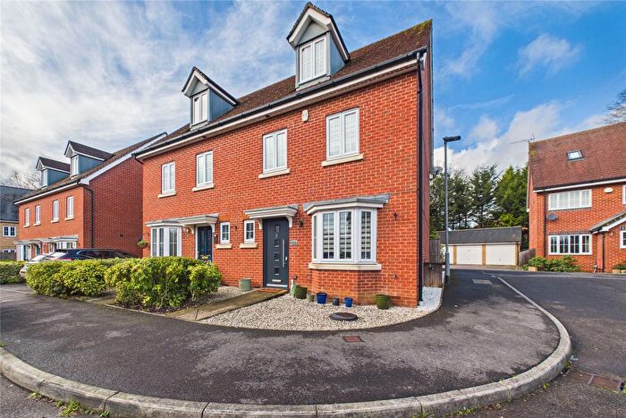 4 Bedroom Semi-Detached House For Sale In Alford Close, Sandhurst, Berkshire, GU47