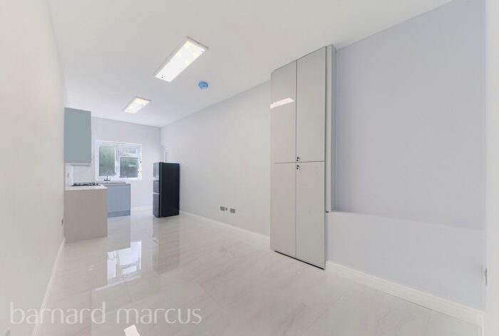 Studio To Rent In Banstead Road, Carshalton, SM5