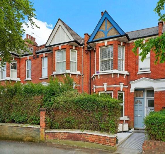 2 Bedroom Flat For Sale In Furness Road, Willesden, NW10