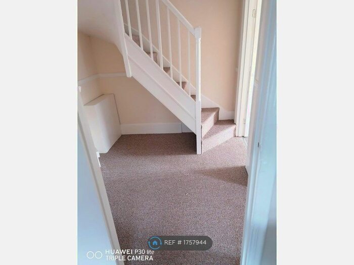 2 Bedroom Maisonette To Rent In Highweek Road, Newton Abbot, TQ12