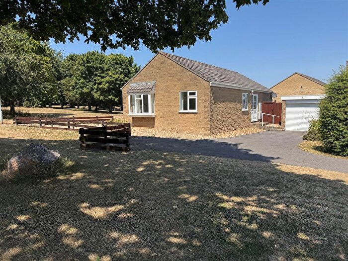 3 Bedroom Bungalow For Sale In Waterfield Close, Bishops Hull, Taunton, TA1