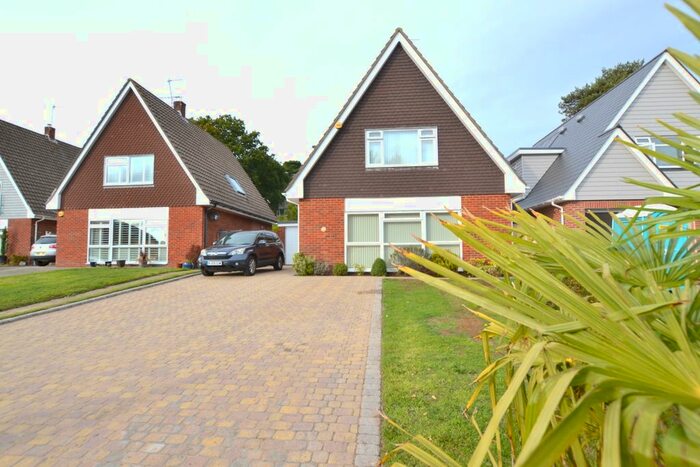 3 Bedroom Chalet To Rent In Felton Road, Parkstone, Poole, BH14