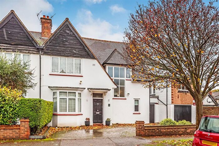 5 Bedroom Semi-Detached House For Sale In Beresford Road, Cheam, SM2