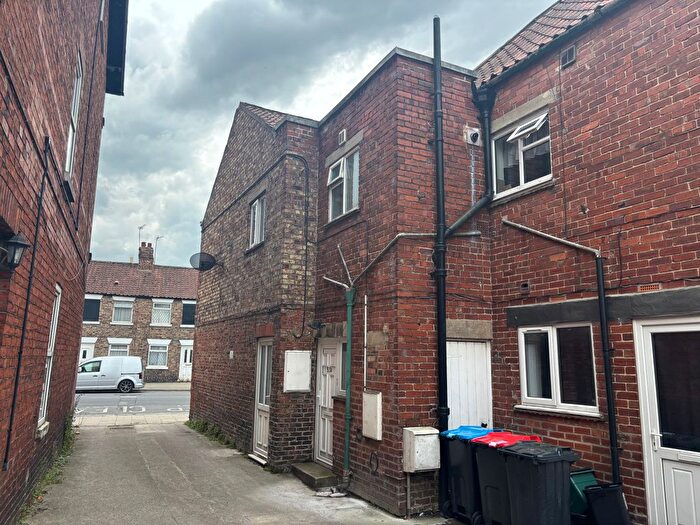 3 Bedroom Flat To Rent In Commercial Street, Malton, YO17