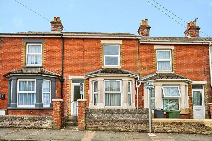 3 Bedroom Terraced House For Sale In Barton Road, Newport, Isle Of Wight, PO30