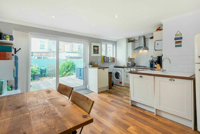 2 Bedroom Flat To Rent In Heaton Road, Mitcham, CR4