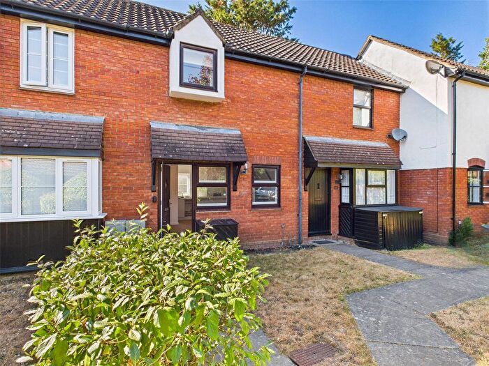 1 Bedroom Terraced House To Rent In Jonquil Gardens, Hampton, TW12