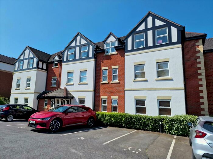 2 Bedroom Flat To Rent In Tudor Way, Sutton Coldfield, B72