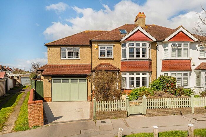 5 Bedroom Semi Detached House For Sale In St. Oswald's Road, Streatham, SW16