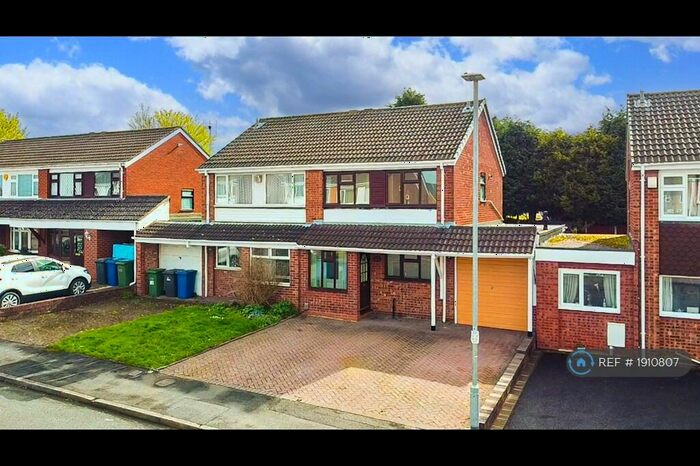 3 Bedroom Semi-Detached House To Rent In Riley, Tamworth, B77
